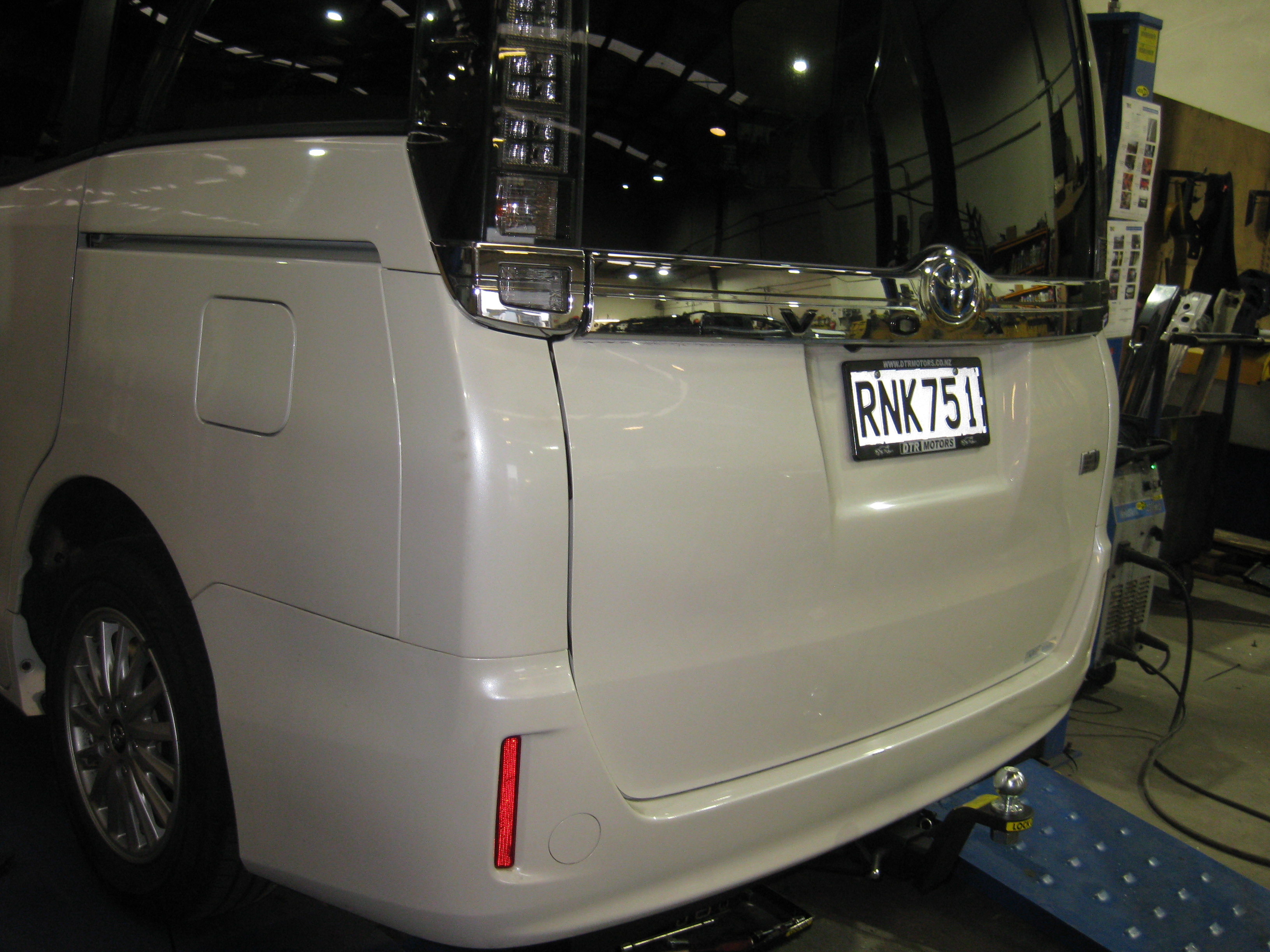 TOYOTA VOXY STATIONWAGON 2014-CURRENT